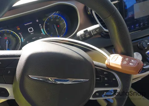 2019 Chrysler Pacifica Touring Plus из США, поврежденный, VIN 2C4RC1FG5KR610154